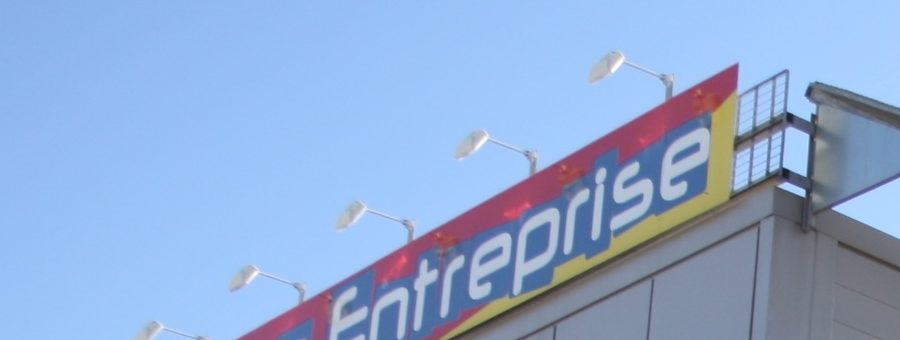 Enseigne Espace Entreprise sur le toit du bâtiment du Millénaire, à Castelnau-le-Lez